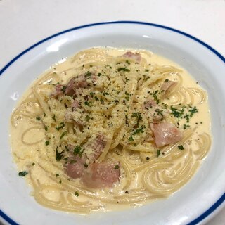 牛乳で作るカルボナーラ